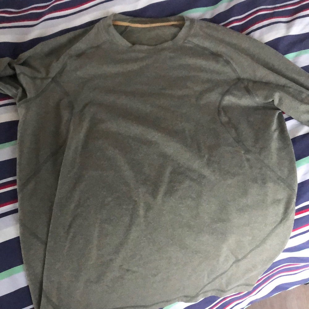 Long-sleeve thermal type shirt from Yoga Smoga